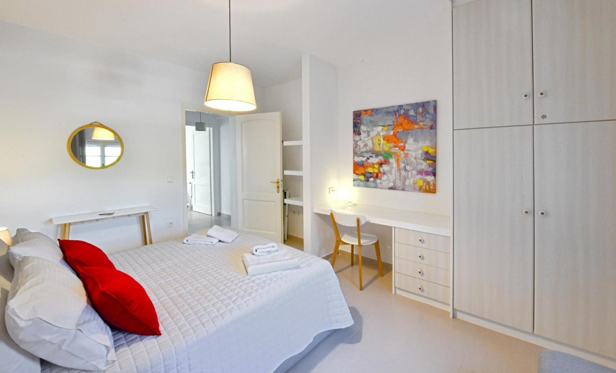 Amazing 2 Bedroom Apartment Overlooking The Marina Of Vourkárion Bagian luar foto